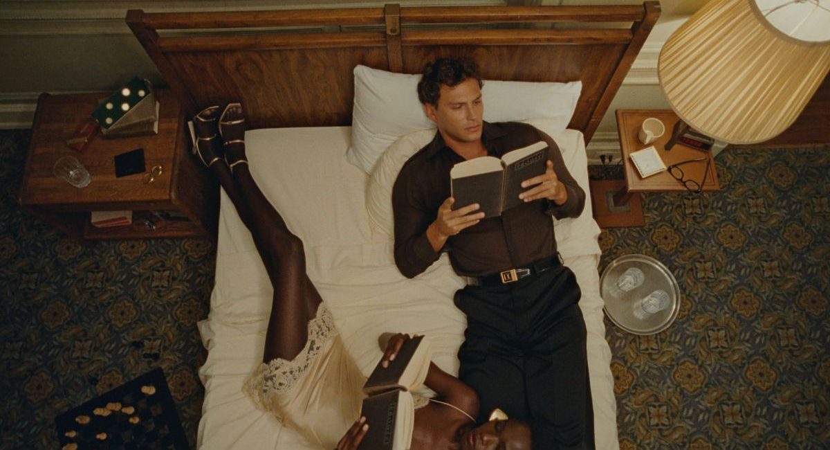 YSL “As Time Goes By”: Anthony Vaccarello ve Marcel Proust’tan İlham Alan Zamansız Bir Proje